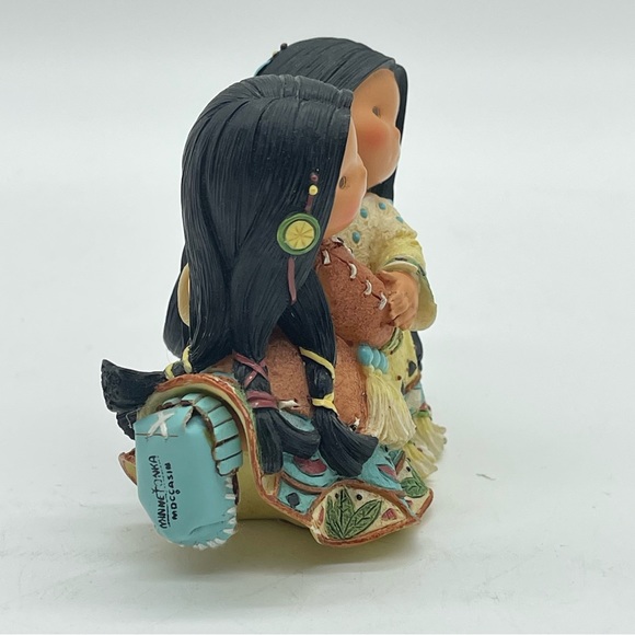 Friends of the Feather Girls Hugging Figurine - Picture 3 of 7